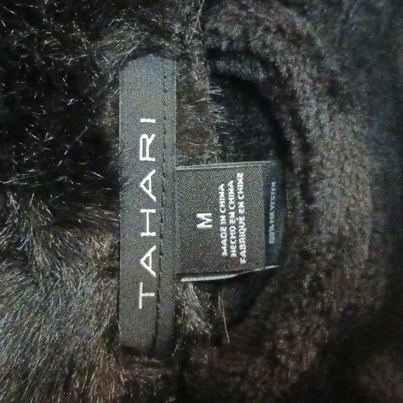 Brand new Tahari rob - Picture 2 of 4